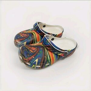 Unisex CROCS Kids' Classic Out of this World II Clog Size 3 J, Comfortable Used.